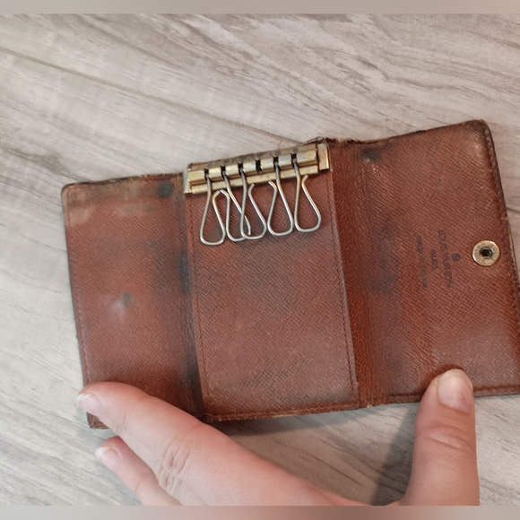 Louis Vuitton Key Case Monogram Multicle - Picture 6 of 8